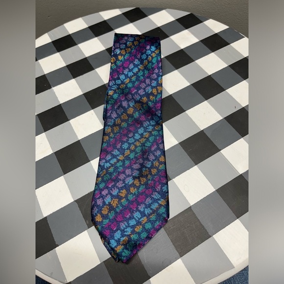 Men’s Silk Tie - Picture 1 of 3